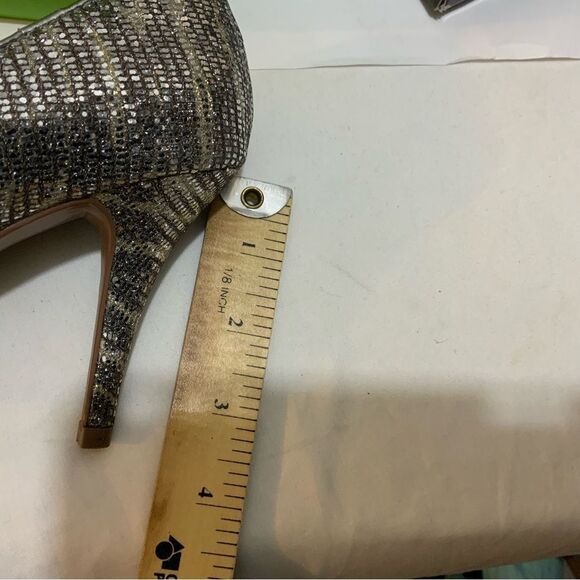 Kelly And Katie Gold/Silver KK Meris women’s size 6 - Picture 13 of 13